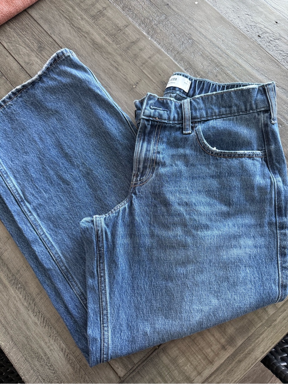 Hollister Low Rise Baggy Jean, size medium short.